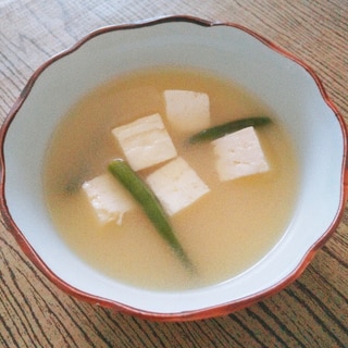 いんげんと豆腐のお味噌汁